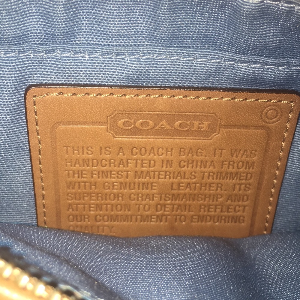 🌺CUTE CLUTCH🌺 - Picture 3 of 6